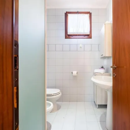 Apartment Comfort Flat With Parking!