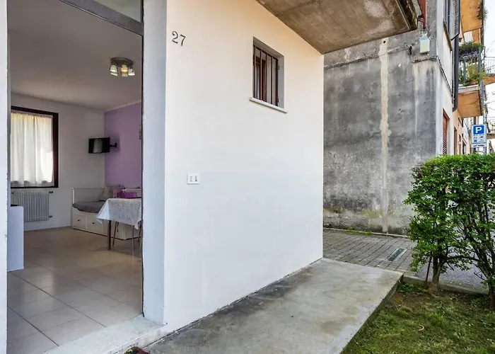 Comfort Flat With Parking!